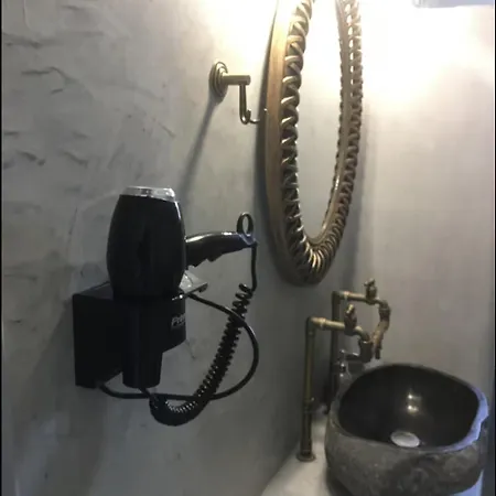 Rembelos Santorini * פריסה