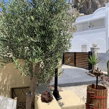 Rembelos Santorini 佩里萨