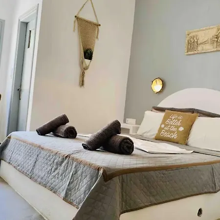 Rembelos Santorini 公寓