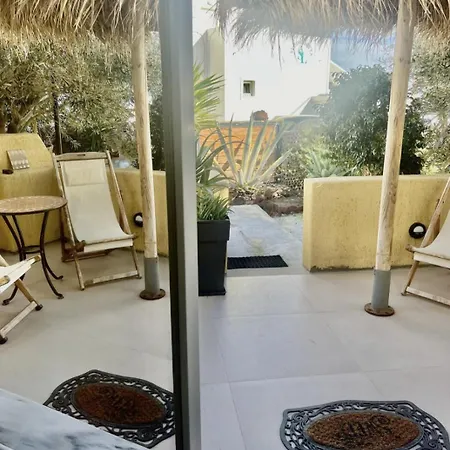 Rembelos Santorini * Períssa